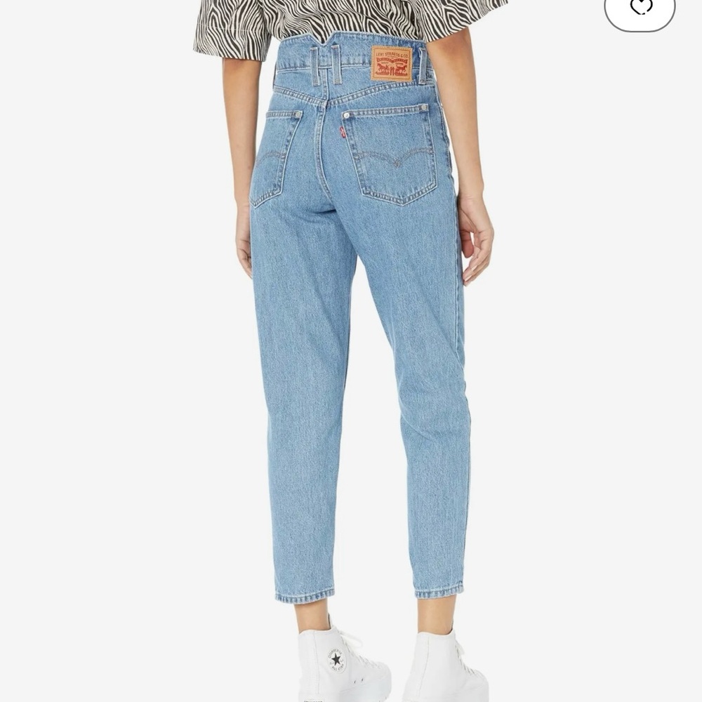 Levi’s High Waist Mom Jeans Button Fly Size 31 NWT